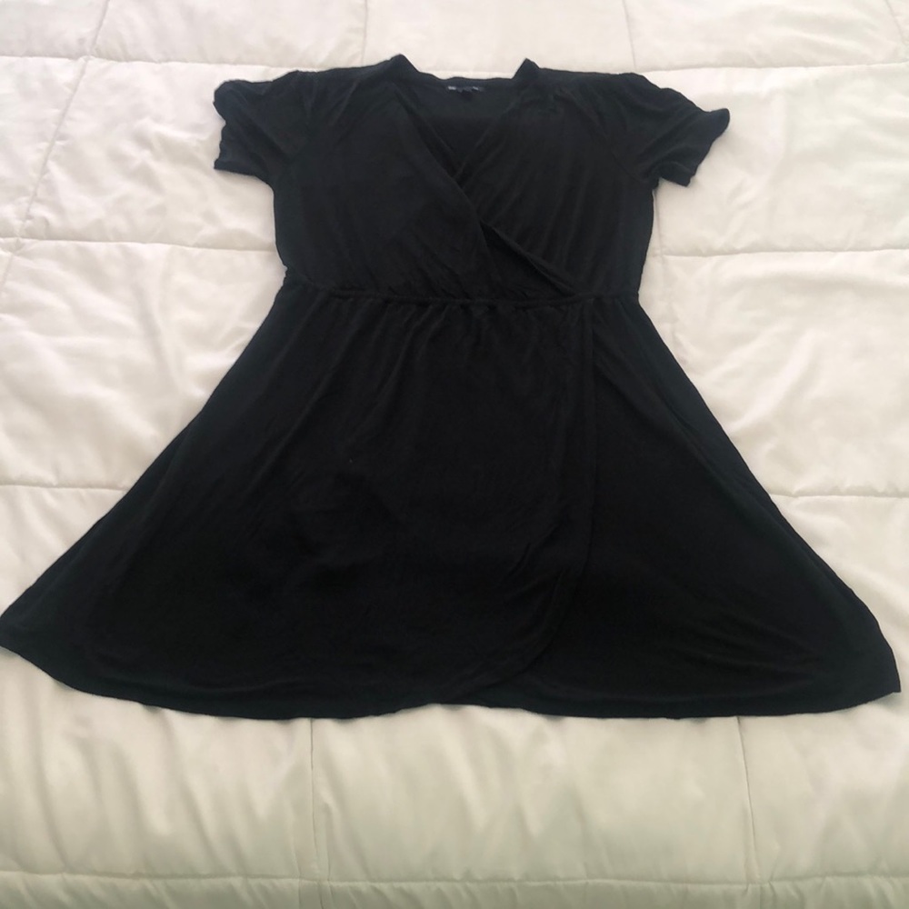 Gap sleeved classic black dress with a side slit V neck down to knee